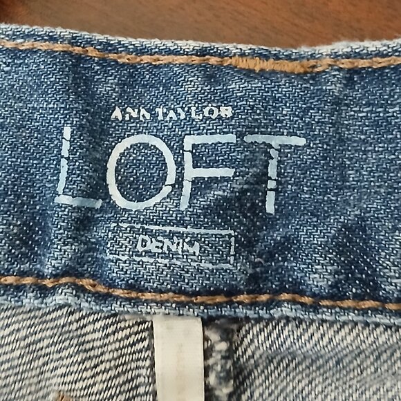Ann Taylor LOFT Jeans 2 Petite Lean Boyfriend Low Rise Blue Denim Distressed - Picture 7 of 9